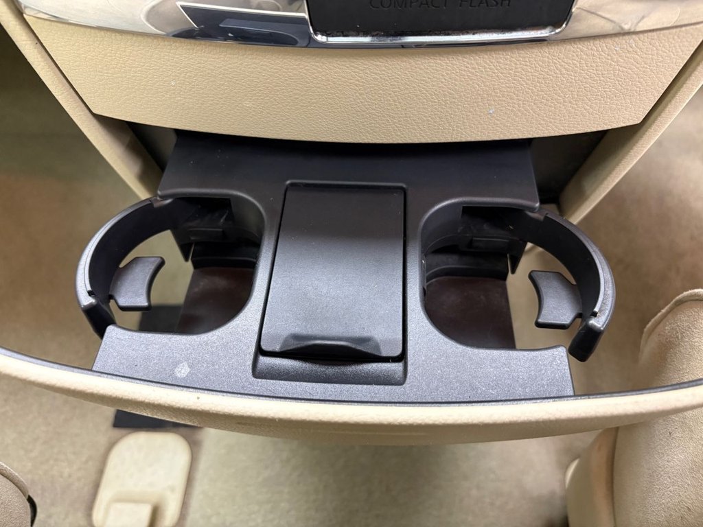 Used Nissan Elgrand 2021 for sale - 77369026: Photo 42