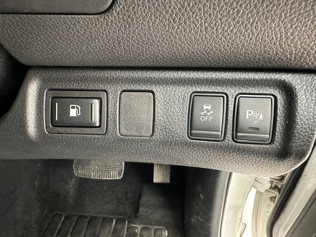 Used Nissan Navara 2016 for sale - 76333457: Photo 33