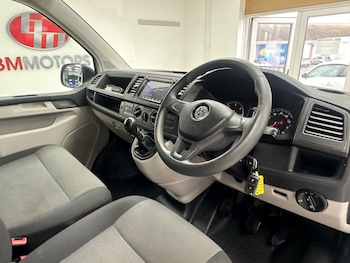 Used Volkswagen Transporter 2019 for sale - 78413911: Photo