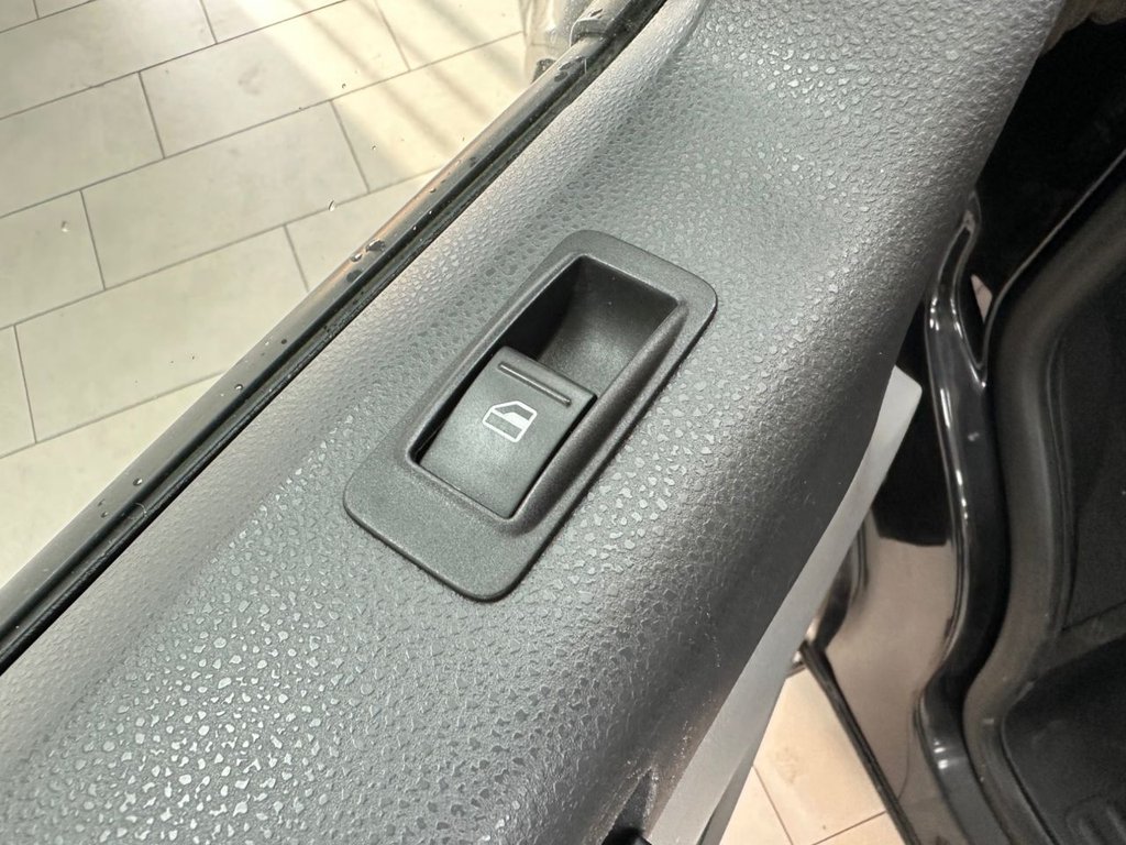 Used Volkswagen Transporter 2013 for sale - 76454217: Photo 28