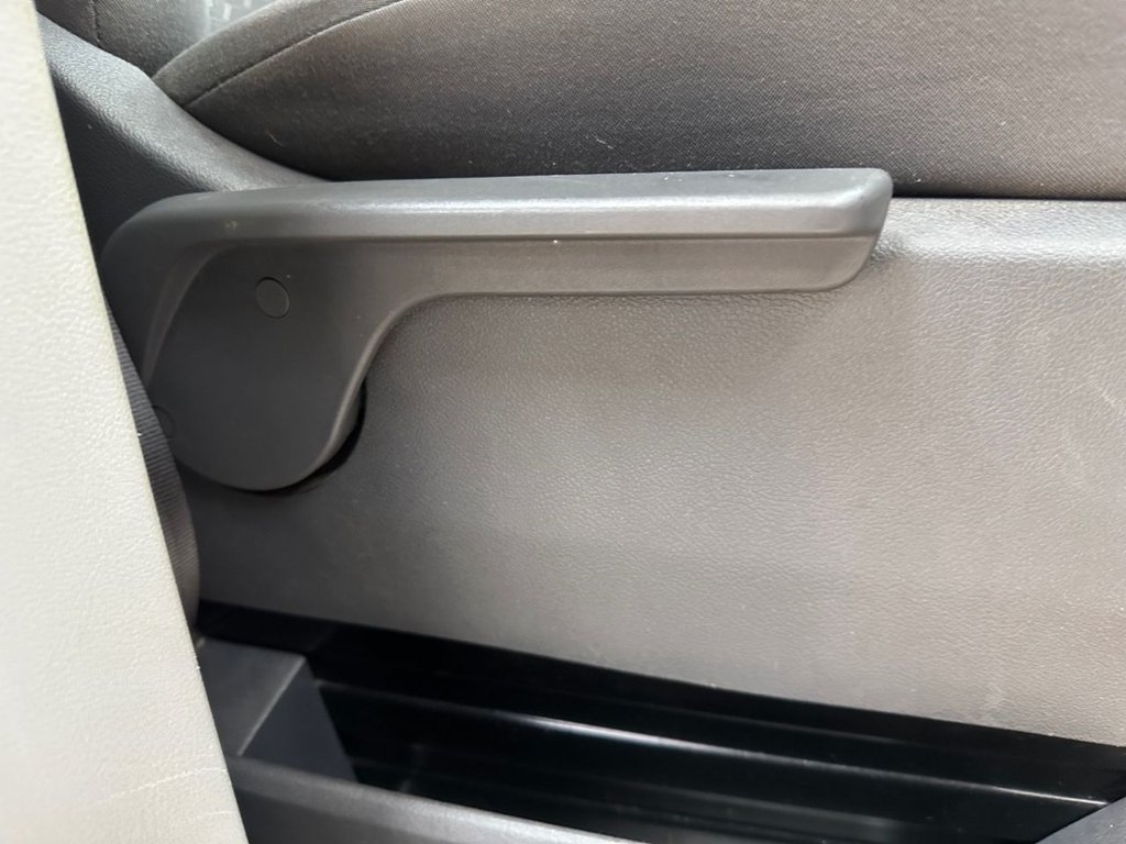 Used Volkswagen Transporter 2013 for sale - 76454217: Photo 32