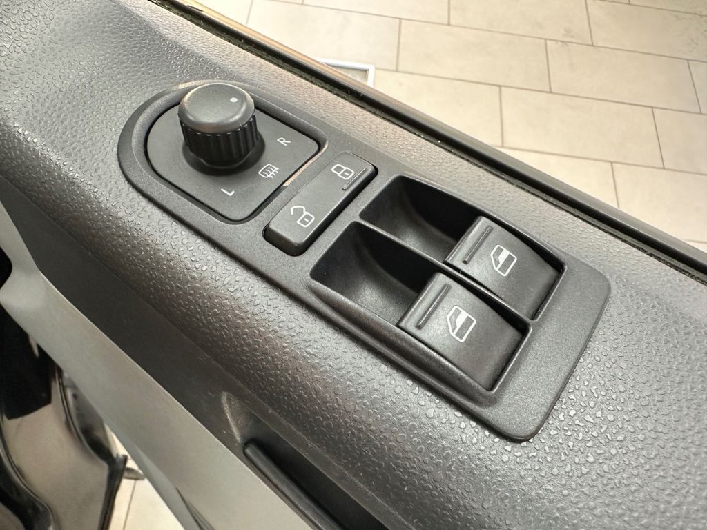 Used Volkswagen Transporter 2013 for sale - 76454217: Photo 33