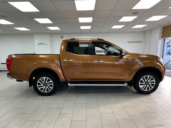 Used Nissan Navara 2019 for sale - 76132101: Photo