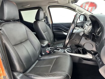 Used Nissan Navara 2019 for sale - 76132101: Photo