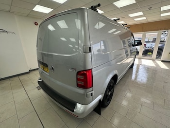 Used Volkswagen Transporter 2016 for sale - 78650231: Photo