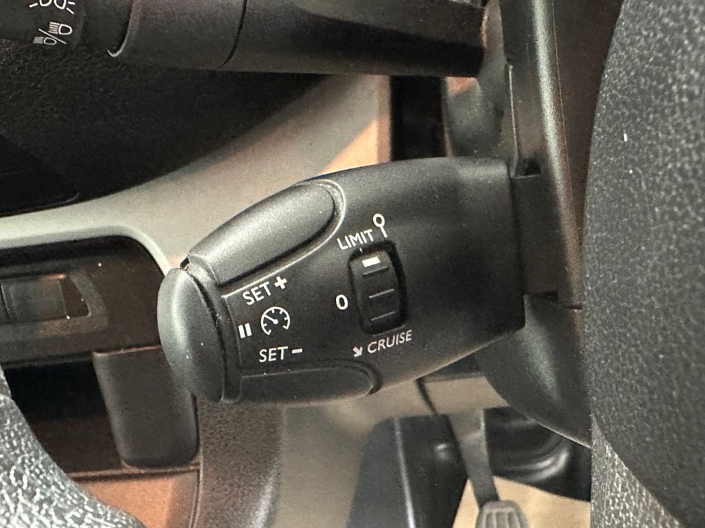 Used Peugeot Traveller 2017 for sale - 77241588: Photo 35