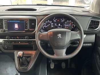 Used Peugeot Traveller 2017 for sale - 77241588: Photo