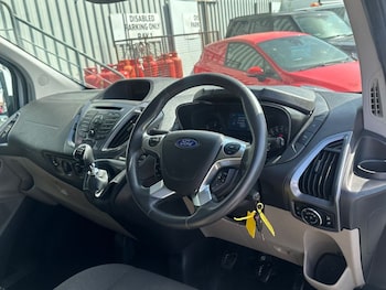 Used Ford Tourneo Custom 2015 for sale - 79008935: Photo
