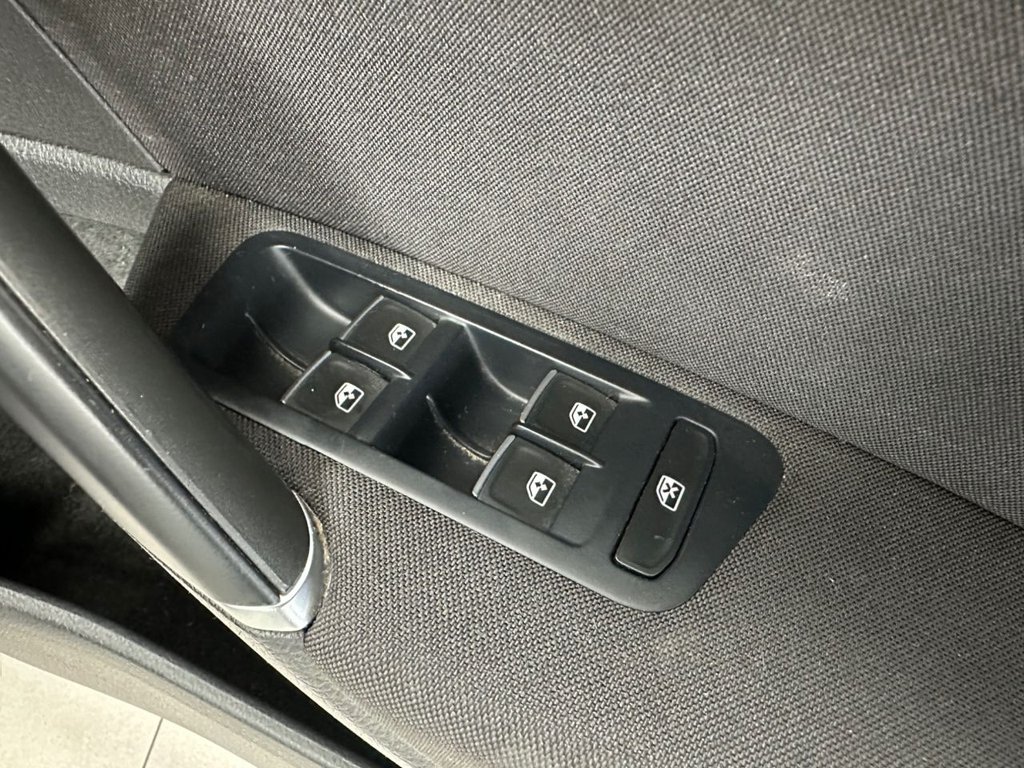 Used Volkswagen Golf 2017 for sale - 76430175: Photo 32