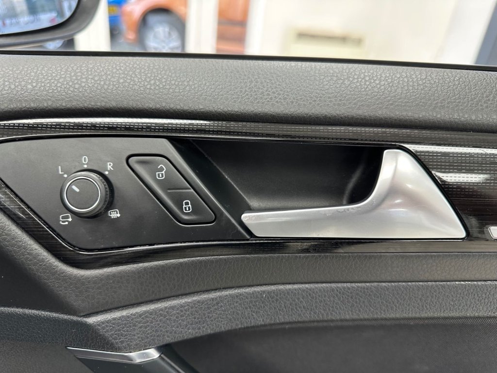 Used Volkswagen Golf 2017 for sale - 76430175: Photo 33