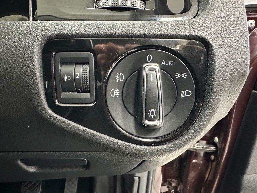 Used Volkswagen Golf 2017 for sale - 76430175: Photo 36