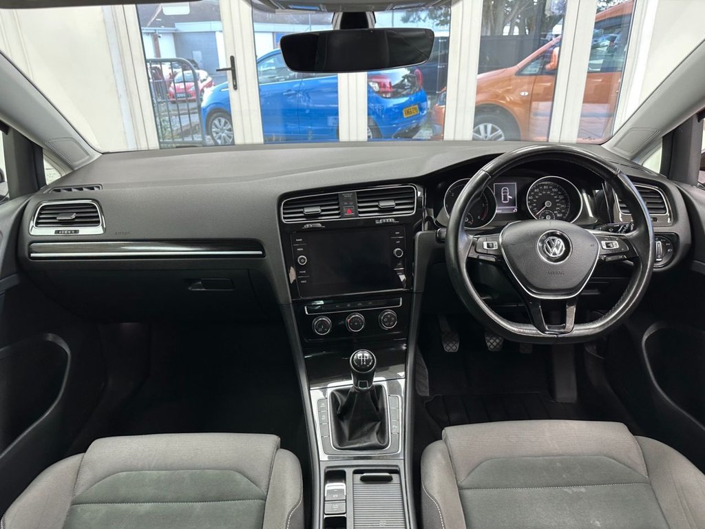 Used Volkswagen Golf 2017 for sale - 76430175: Photo 4