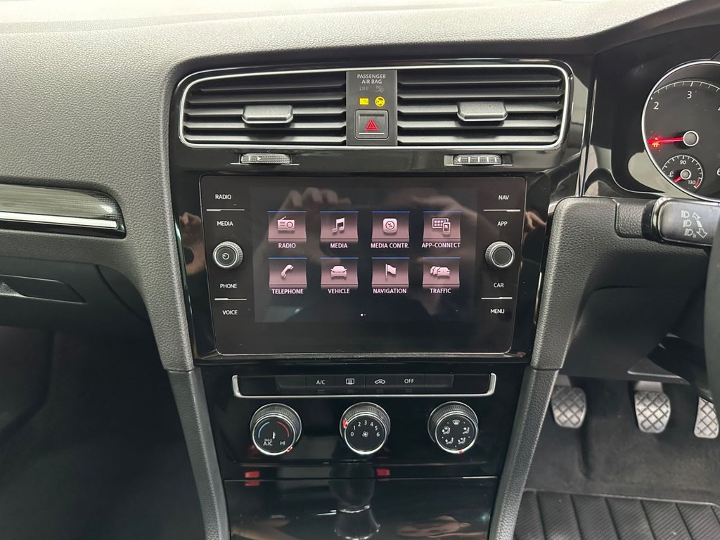 Used Volkswagen Golf 2017 for sale - 76430175: Photo 42