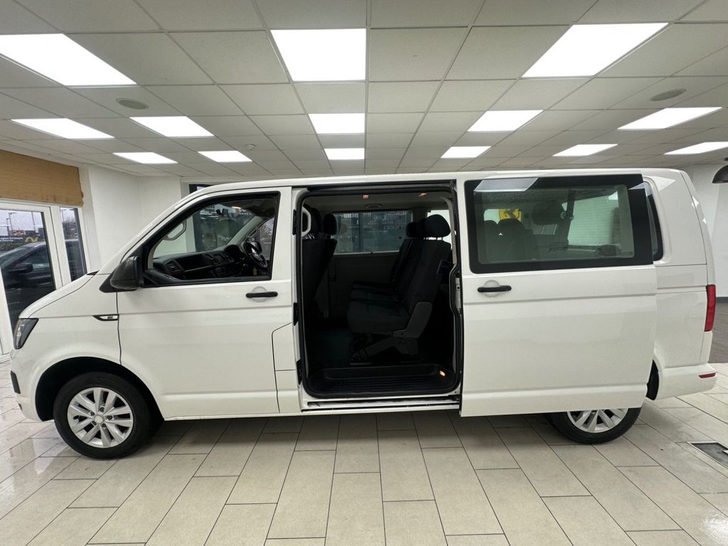 Used Volkswagen Transporter Shuttle 2017 for sale - 76469702: Photo 14