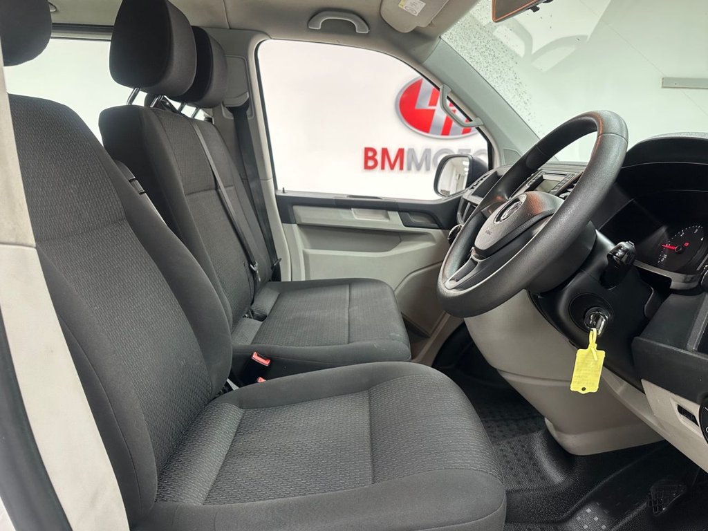 Used Volkswagen Transporter Shuttle 2017 for sale - 76469702: Photo 18