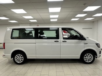 Used Volkswagen Transporter Shuttle 2017 for sale - 76469702: Photo