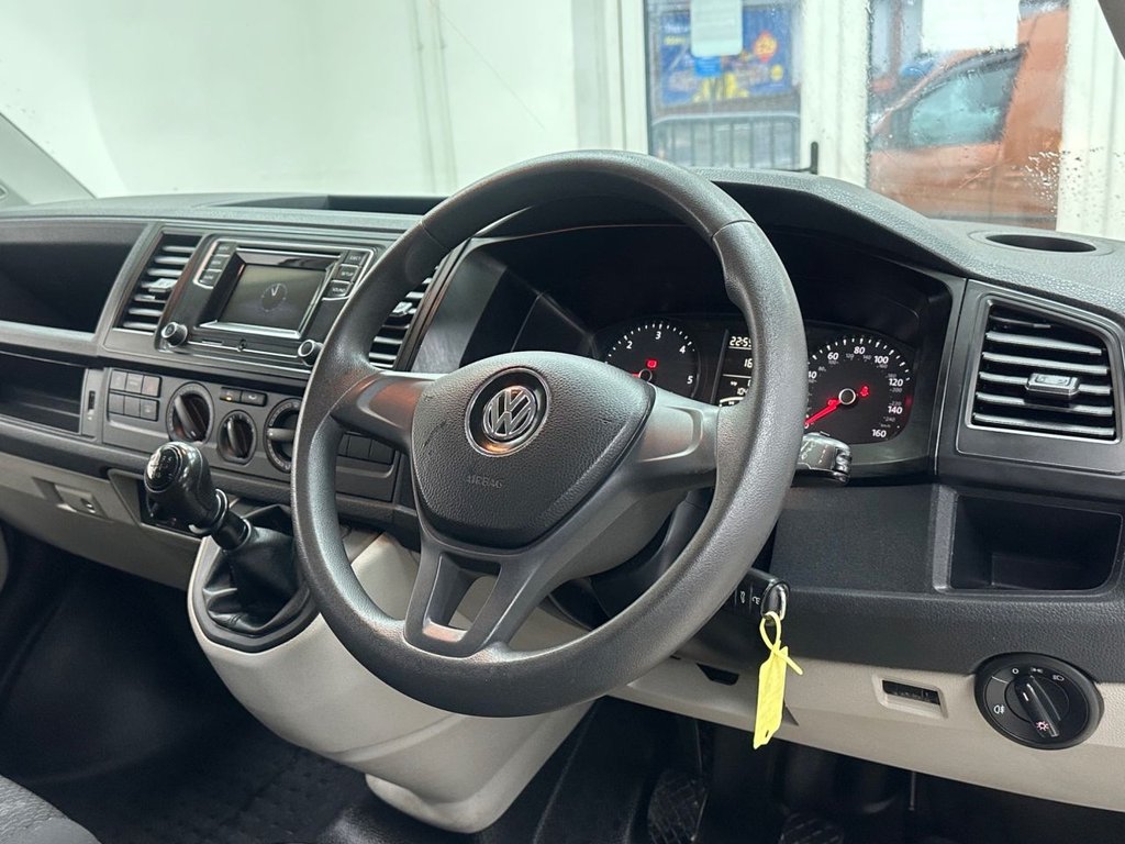 Used Volkswagen Transporter Shuttle 2017 for sale - 76469702: Photo 3