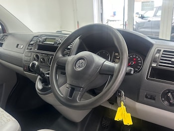 Used Volkswagen Transporter 2010 for sale - 78110437: Photo