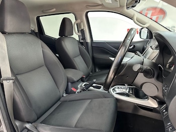 Used Nissan Navara 2021 for sale - 76396305: Photo