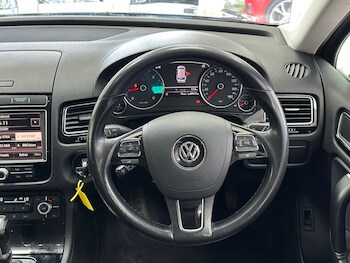 Used Volkswagen Touareg 2016 for sale - 78650203: Photo