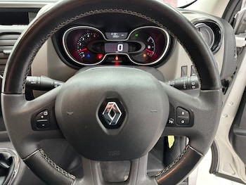 Used Renault Trafic 2017 for sale - 76569817: Photo