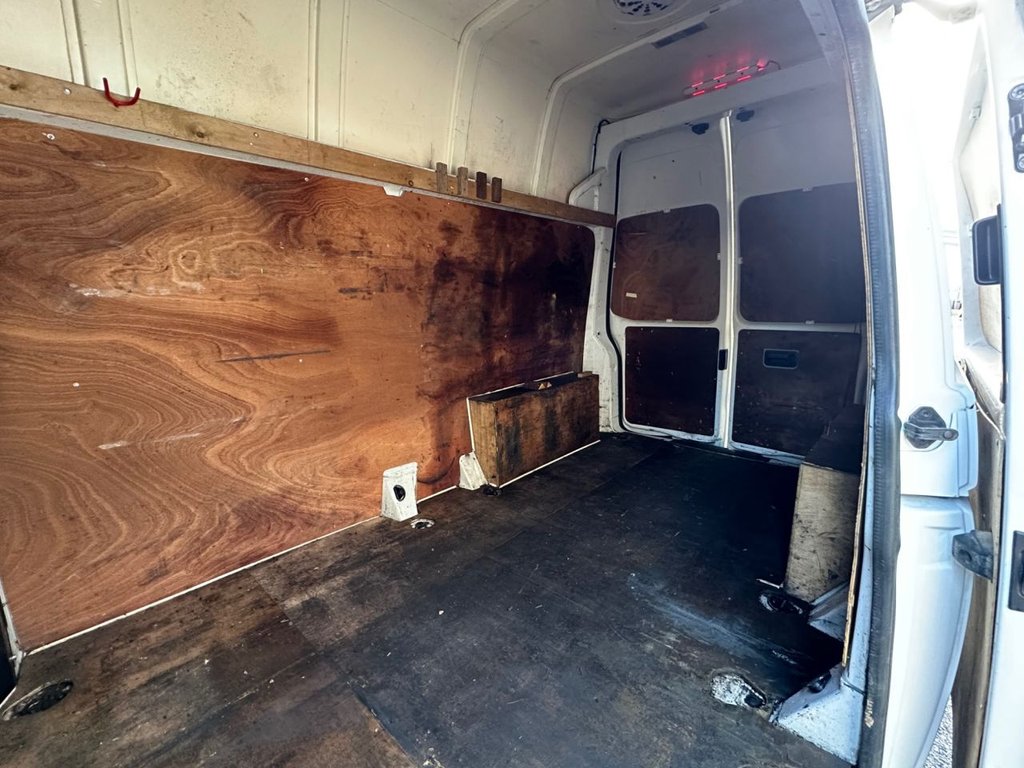 Used Volkswagen Transporter 2015 for sale - 77748293: Photo 16