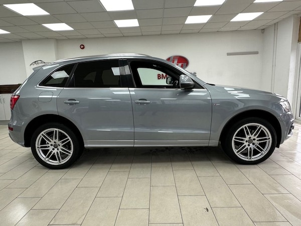 Used Audi Q5 2010 for sale - 76333182: Photo 2