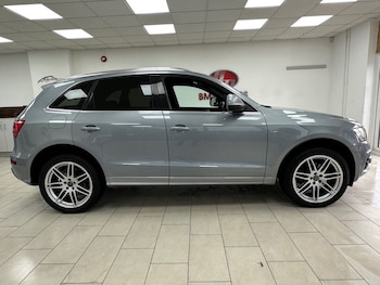 Used Audi Q5 2010 for sale - 76333182: Photo 2