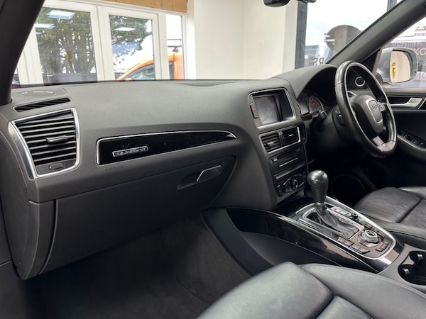 Used Audi Q5 2010 for sale - 76333182: Photo 33