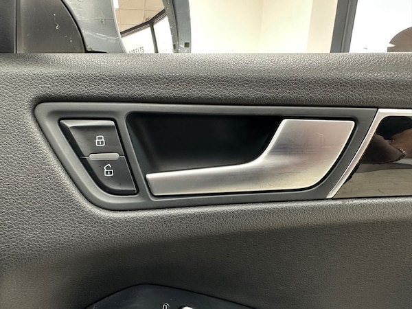 Used Audi Q5 2010 for sale - 76333182: Photo 34