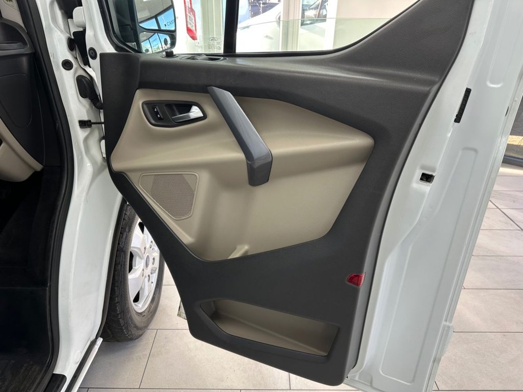 Used Ford Tourneo Custom 2015 for sale - 77121360: Photo 24