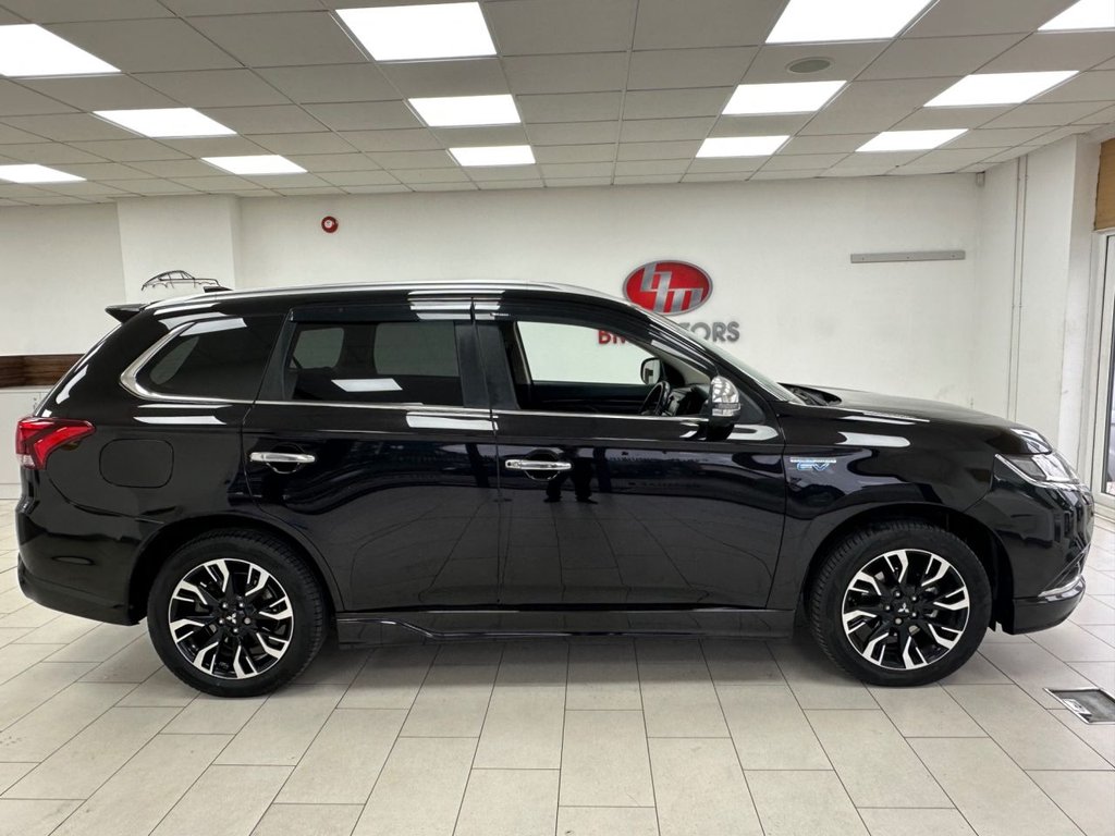 Used Mitsubishi Outlander 2017 for sale - 77275816: Photo 2
