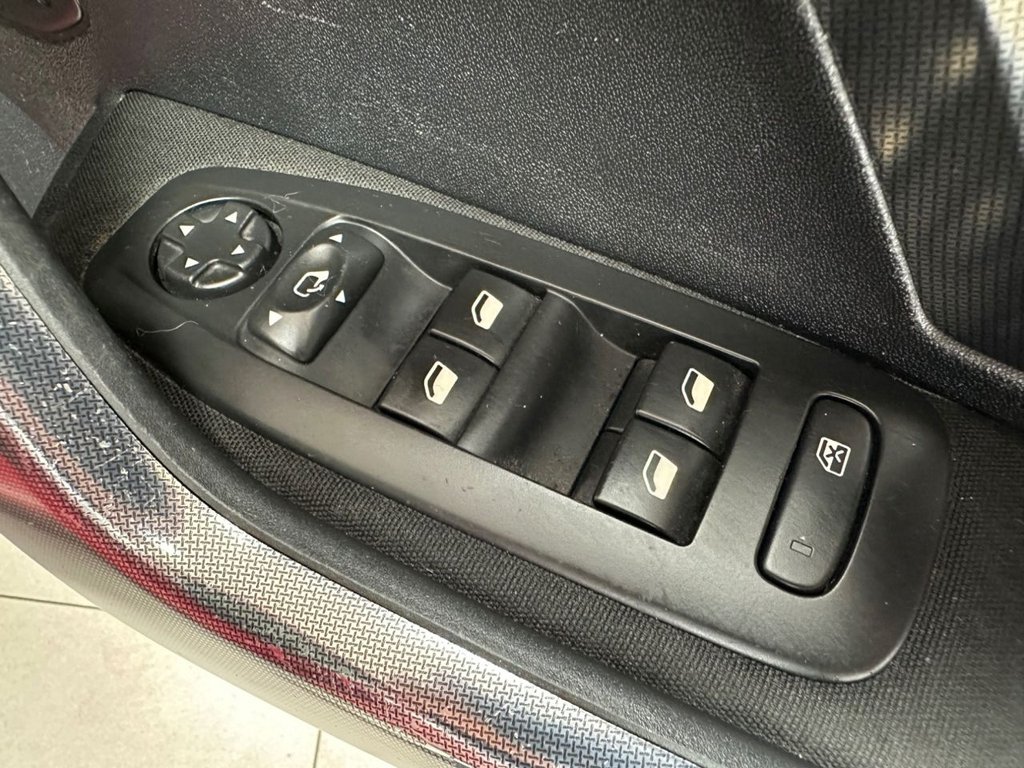 Used Peugeot 2008 2016 for sale - 76430019: Photo 34