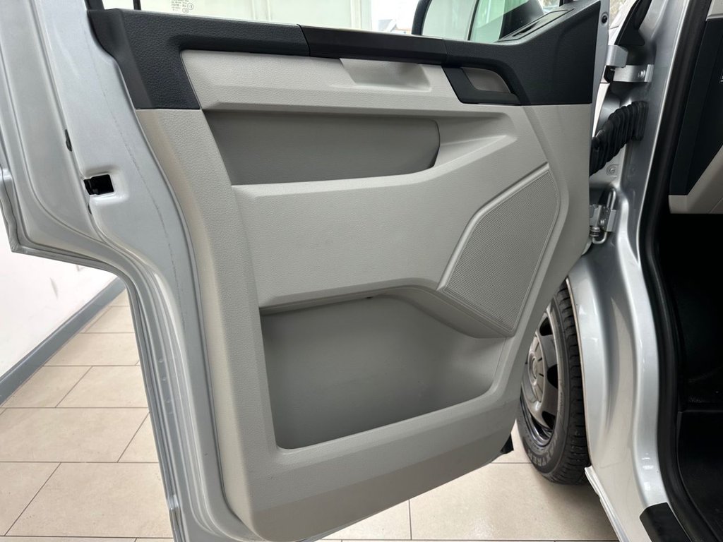 Used Volkswagen Transporter Shuttle 2019 for sale - 76563352: Photo 24