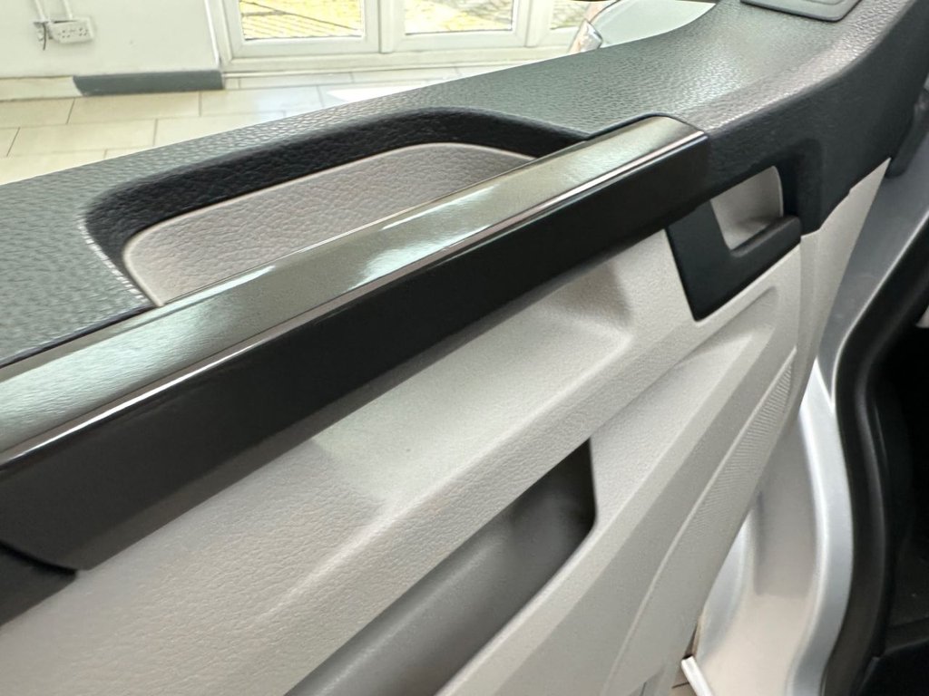 Used Volkswagen Transporter Shuttle 2019 for sale - 76563352: Photo 27