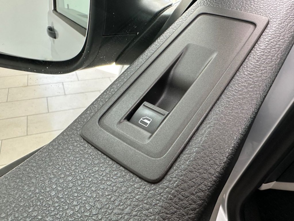 Used Volkswagen Transporter Shuttle 2019 for sale - 76563352: Photo 28