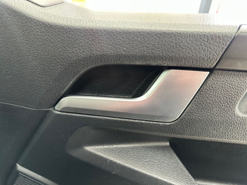 Used Volkswagen Transporter Shuttle 2017 for sale - 77692695: Photo 24