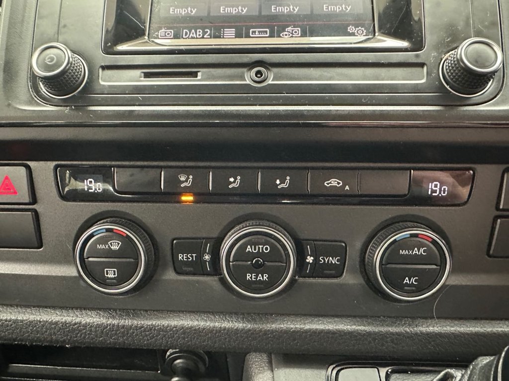 Used Volkswagen Transporter Shuttle 2017 for sale - 77692695: Photo 30