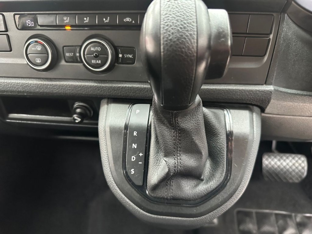 Used Volkswagen Transporter Shuttle 2017 for sale - 77692695: Photo 31