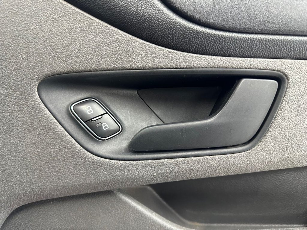 Used Ford Transit Custom 2018 for sale - 76385915: Photo 38