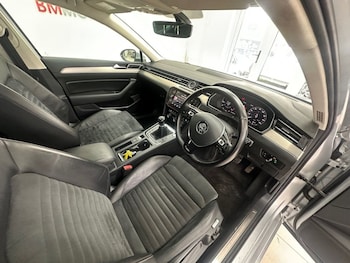 Used Volkswagen Passat 2018 for sale - 78943382: Photo