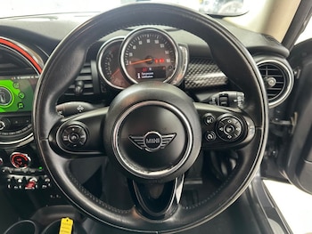 Used MINI Hatch 2018 for sale - 78742899: Photo