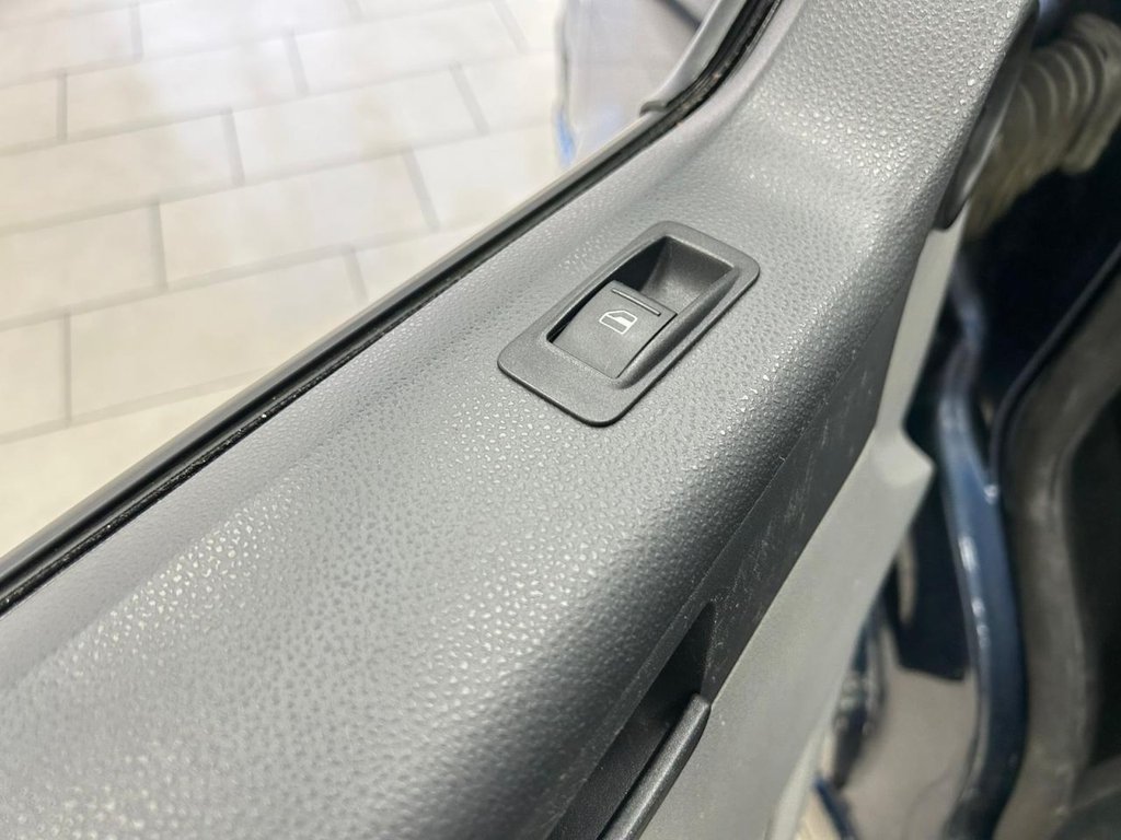 Used Volkswagen Transporter 2012 for sale - 77287614: Photo 47