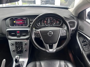 Used Volvo V40 Cross Country 2017 for sale - 78645772: Photo