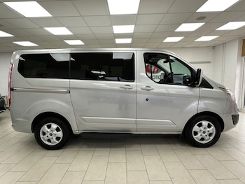 Used Ford Tourneo Custom 2017 for sale - 76256028: Photo 2