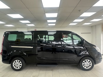 Used Ford Tourneo Custom 2017 for sale - 78943303: Photo