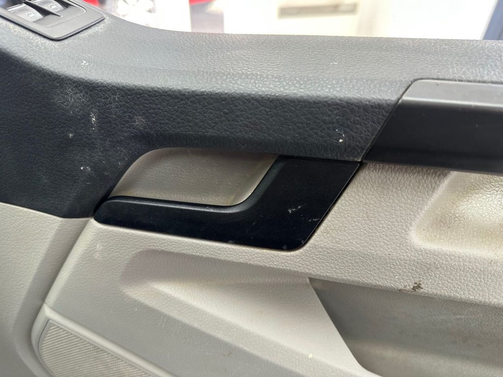 Used Volkswagen Transporter 2018 for sale - 77692826: Photo 16