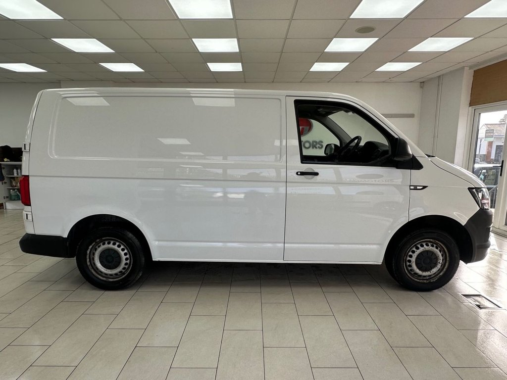 Used Volkswagen Transporter 2018 for sale - 77692826: Photo 2