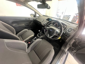 Used Ford Fiesta Van 2016 for sale - 79409708: Photo