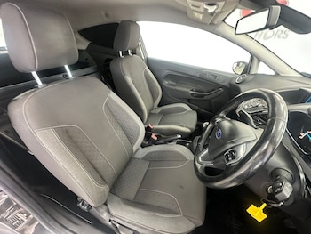 Used Ford Fiesta Van 2016 for sale - 79409708: Photo